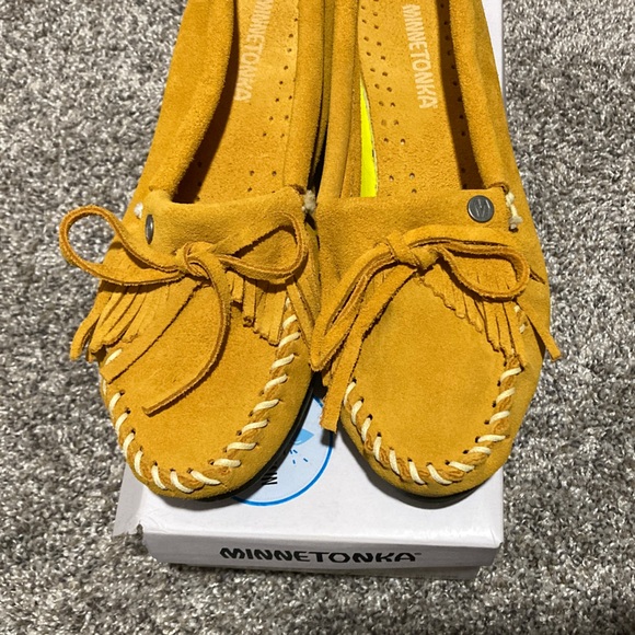 Minnetonka Women's Yellow Moccasins - Picture 5 of 12